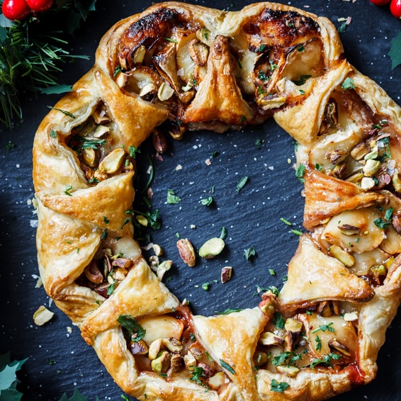 Cranberry and Brie puff pastry wreath