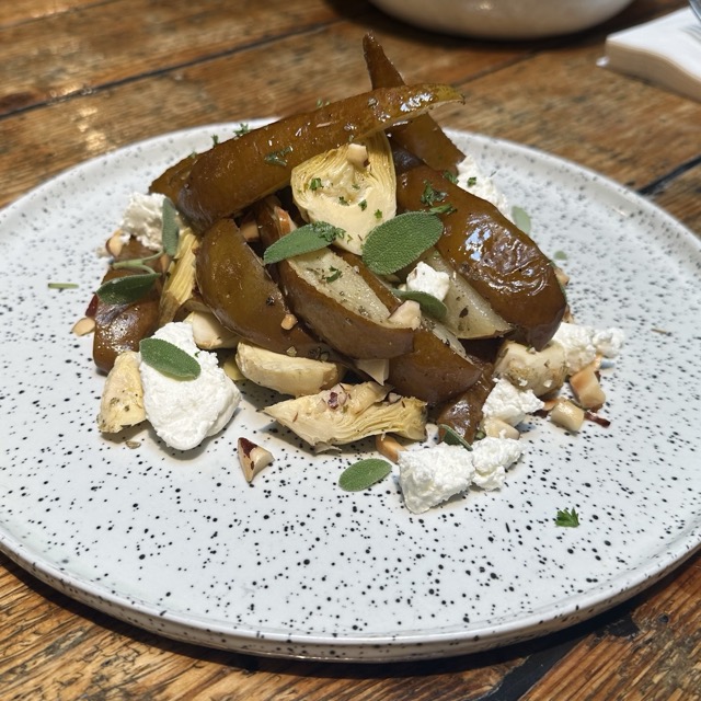 Jerusalem artichoke, pear, brazil nut and goat’s cheese salad